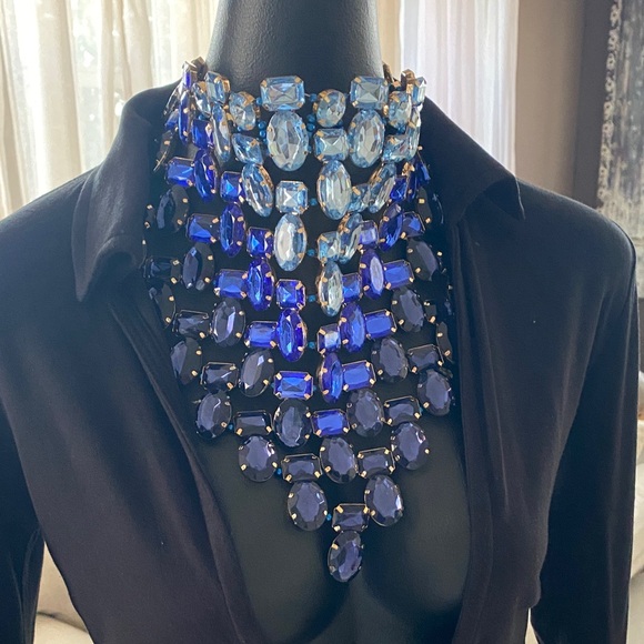 Jewelry - Elegant Rhinestone Statement Necklace